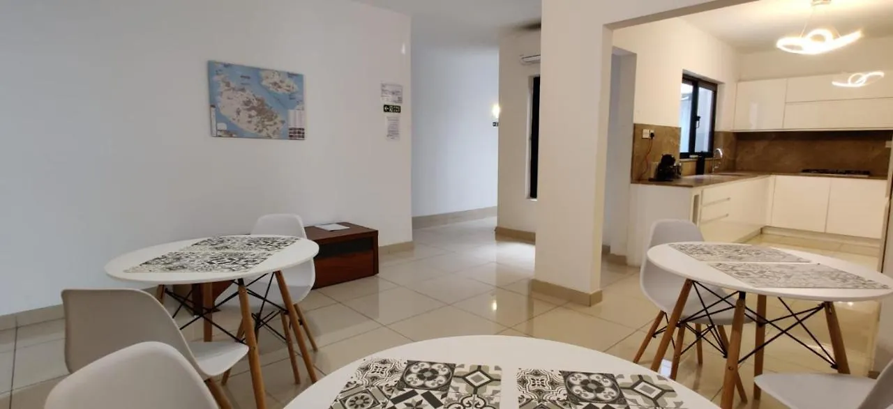 Lovely 4 Bedroom, 3 Bathroom, Maisonette With Terraces. Is-Swieqi