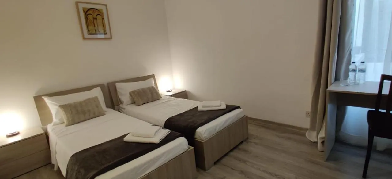 Lovely 4 Bedroom, 3 Bathroom, Maisonette With Terraces. Is-Swieqi Guest house
