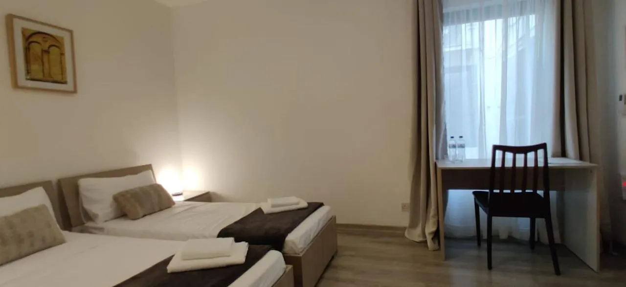 Lovely 4 Bedroom, 3 Bathroom, Maisonette With Terraces. Is-Swieqi 0*,  マルタ